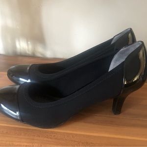 COPY - LifeStride Black Pumps Size 10 Medium.